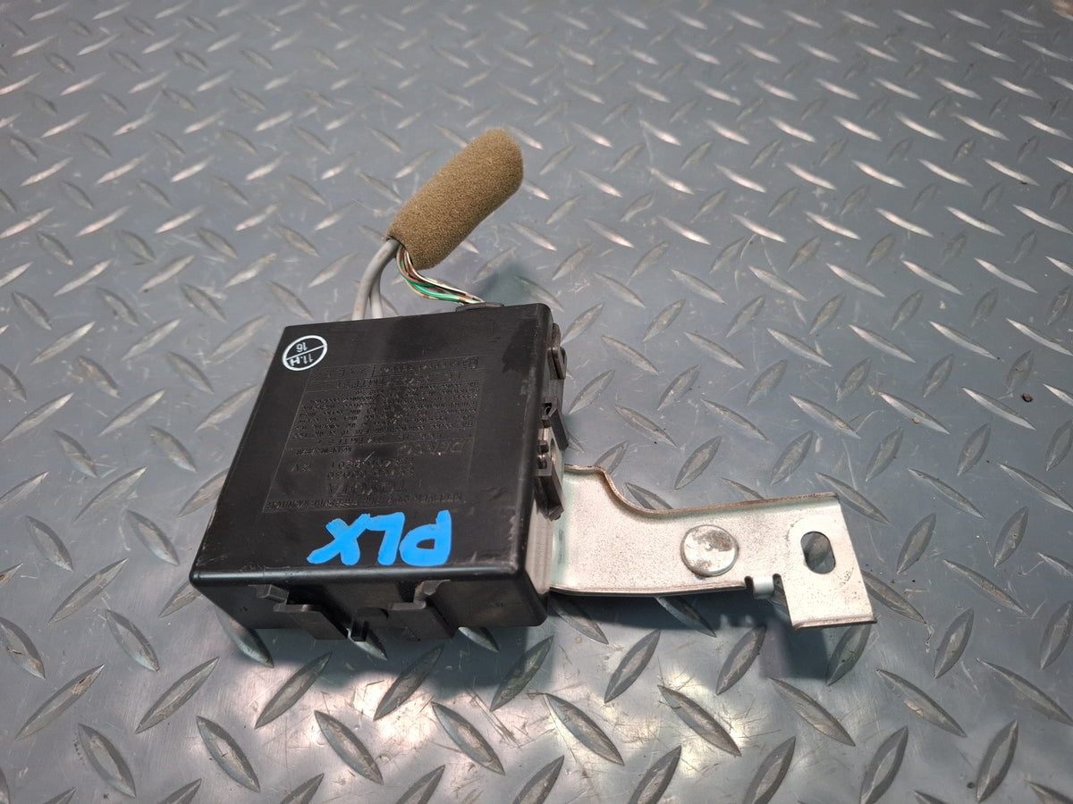 2006-2007 Lexus UZJ100L LX470 TPMS Tire Pressure Monitor Control Module