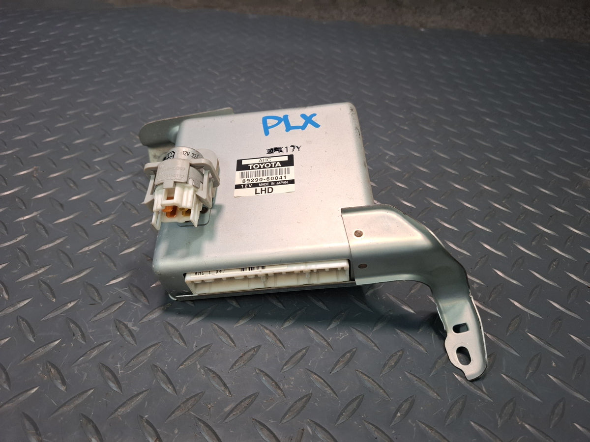 2003-2007 Lexus UZJ100L LX470 Suspension Control Computer Module 89290-60041