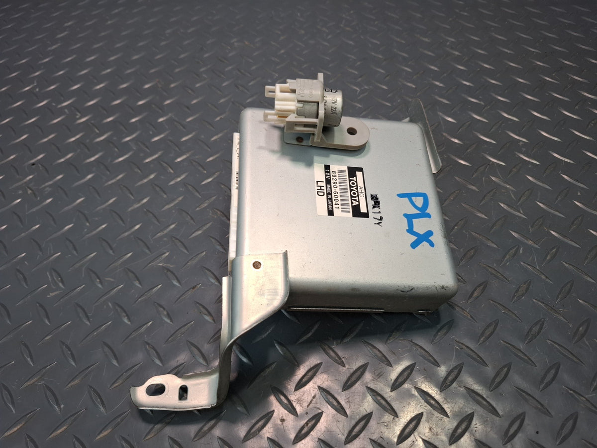 2003-2007 Lexus UZJ100L LX470 Suspension Control Computer Module 89290-60041