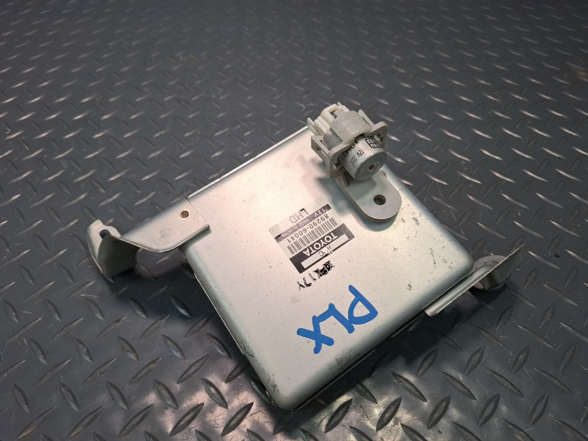 2003-2007 Lexus UZJ100L LX470 Suspension Control Computer Module 89290-60041