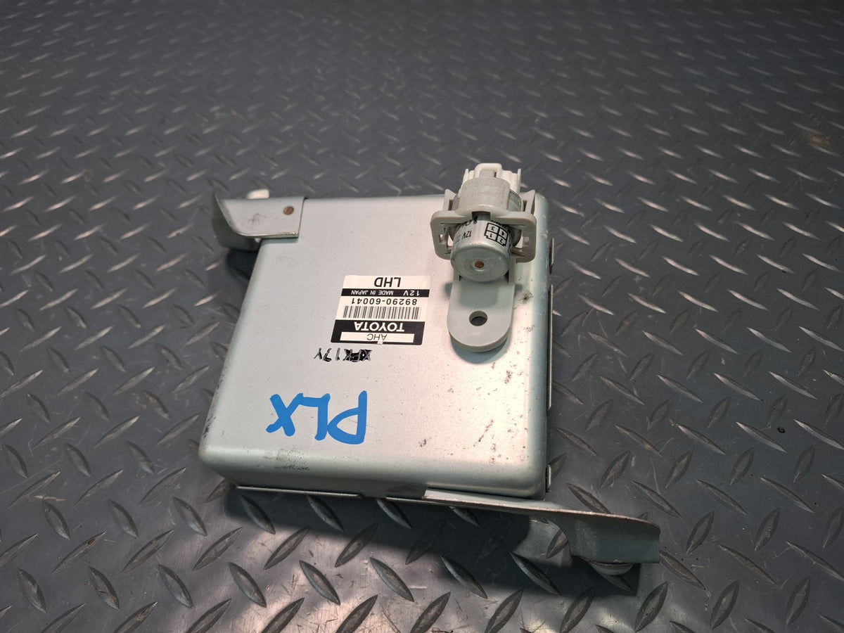 2003-2007 Lexus UZJ100L LX470 Suspension Control Computer Module 89290-60041
