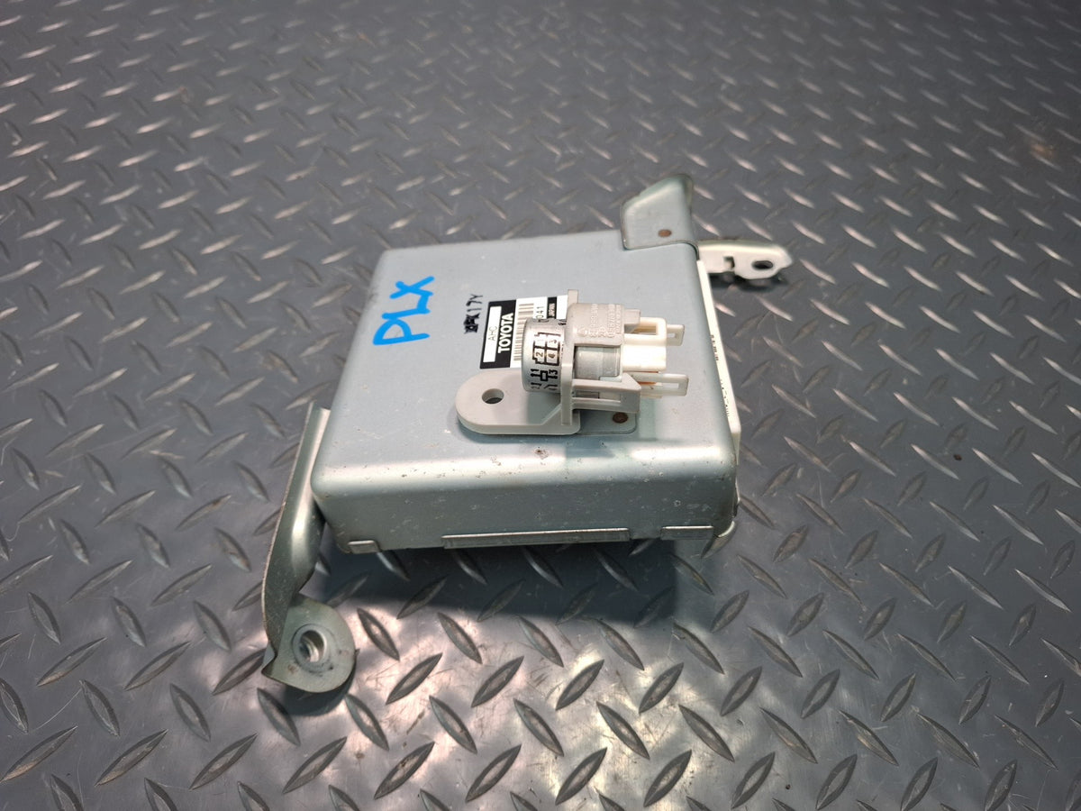 2003-2007 Lexus UZJ100L LX470 Suspension Control Computer Module 89290-60041