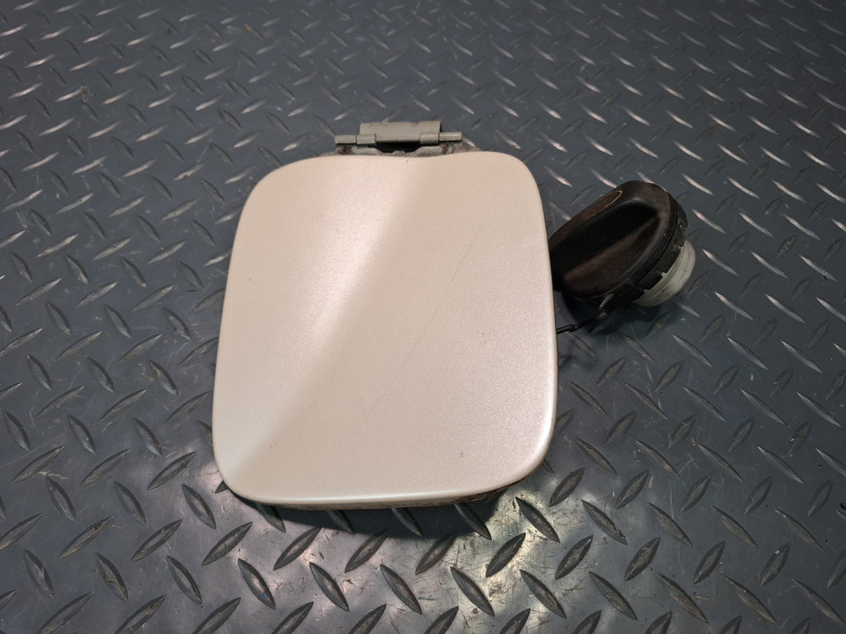 2003-2007 Lexus UZJ100L LX470 Fuel Tank Filler Door Lid Cover