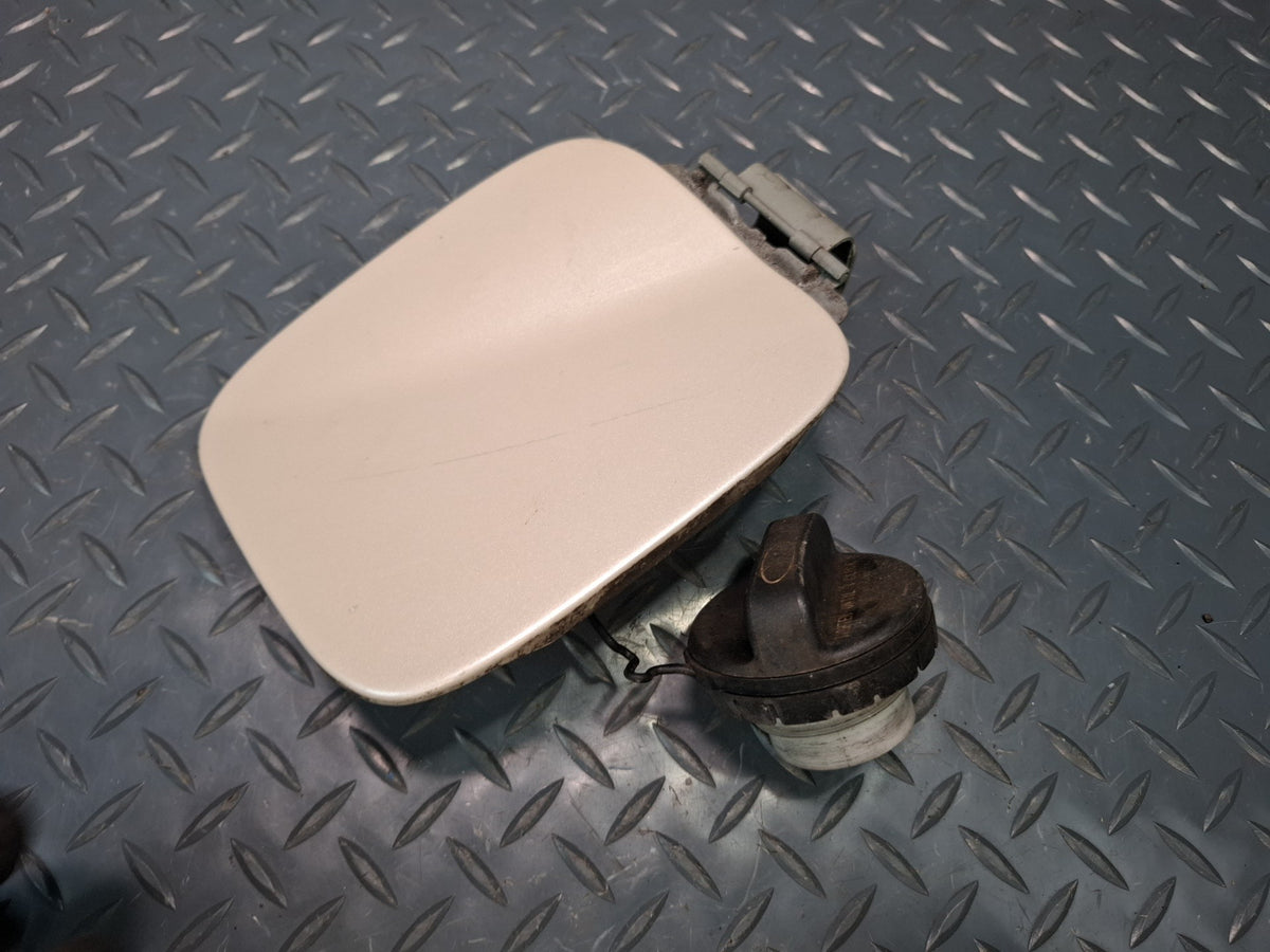 2003-2007 Lexus UZJ100L LX470 Fuel Tank Filler Door Lid Cover