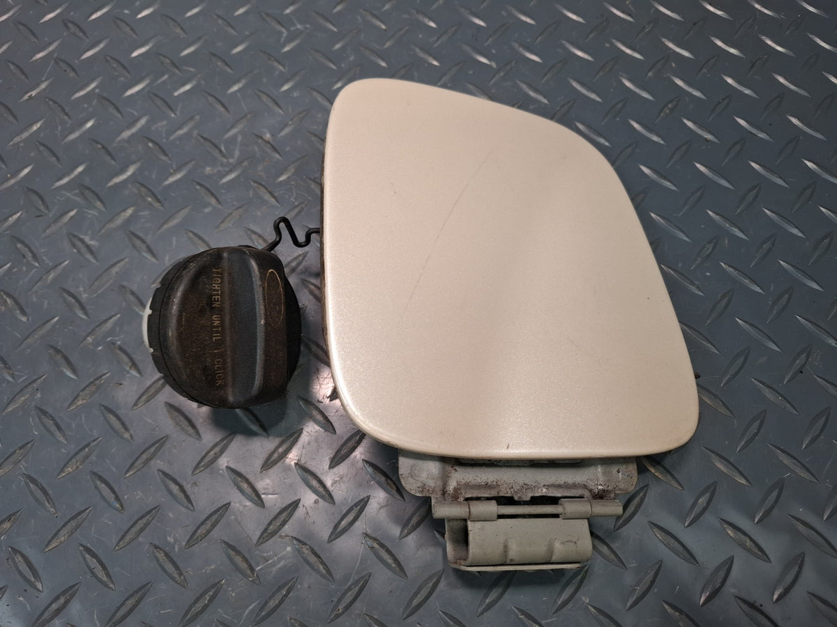 2003-2007 Lexus UZJ100L LX470 Fuel Tank Filler Door Lid Cover