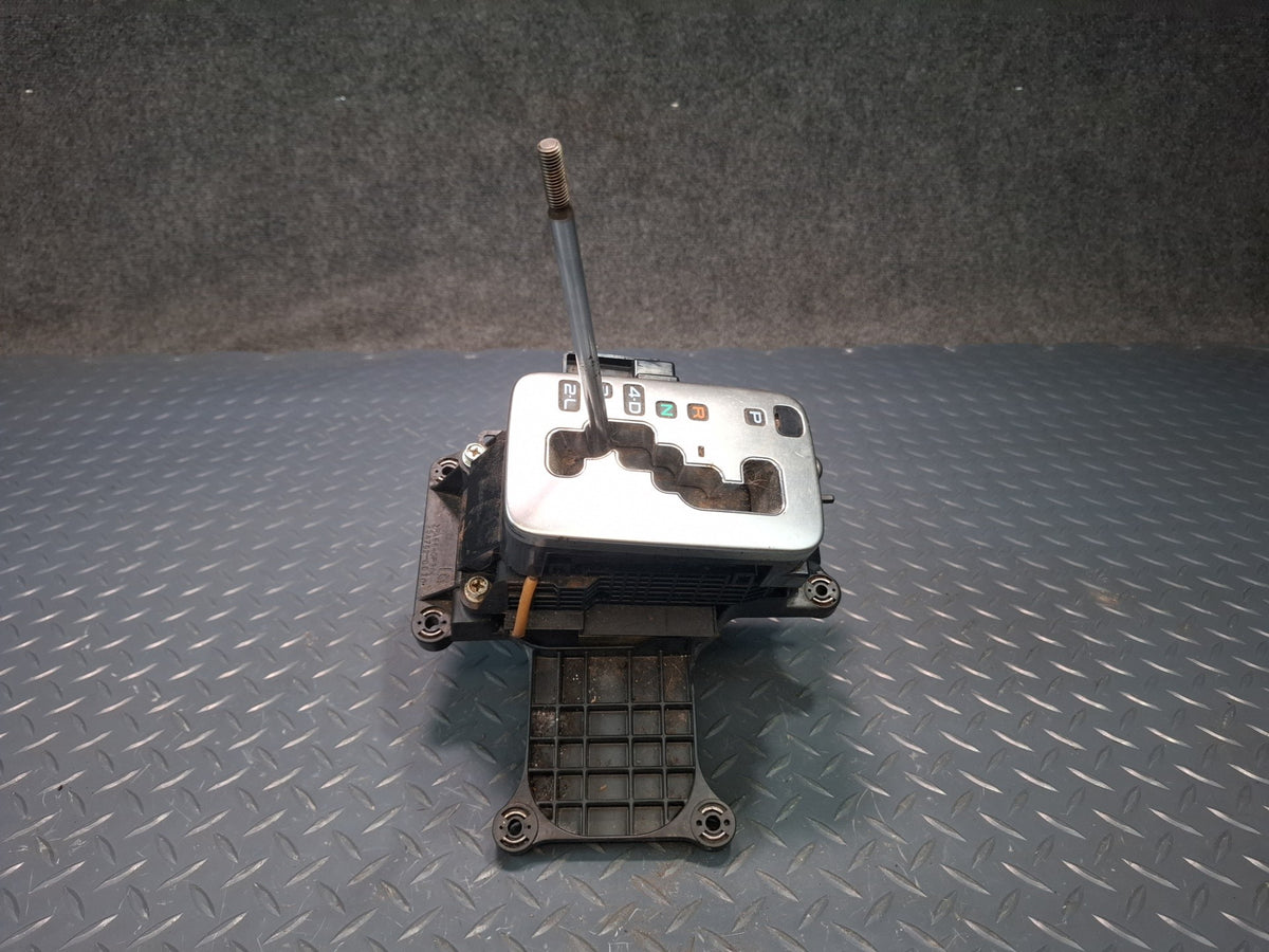 2003-2007 Lexus UZJ100L LX470 A/T Automatic Transmission Gear Shifter Selector