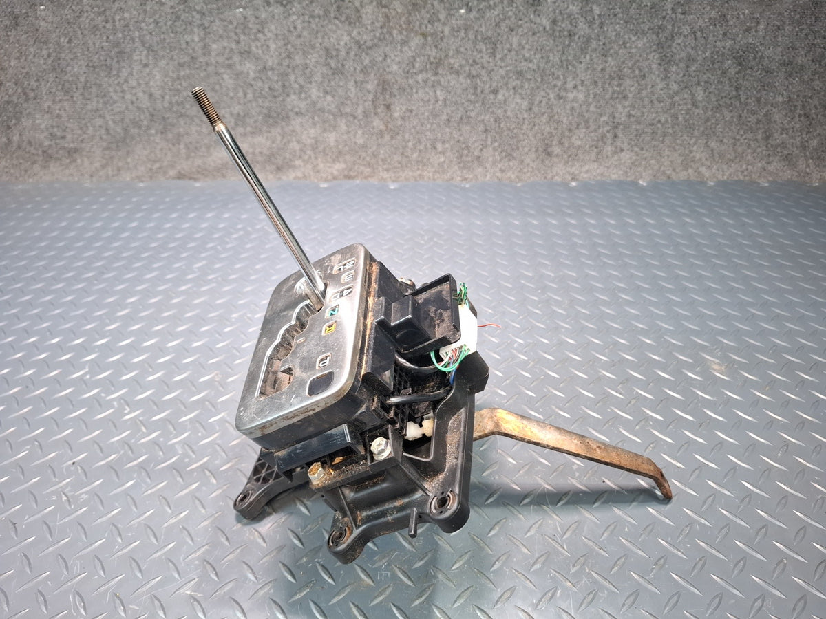 2003-2007 Lexus UZJ100L LX470 A/T Automatic Transmission Gear Shifter Selector