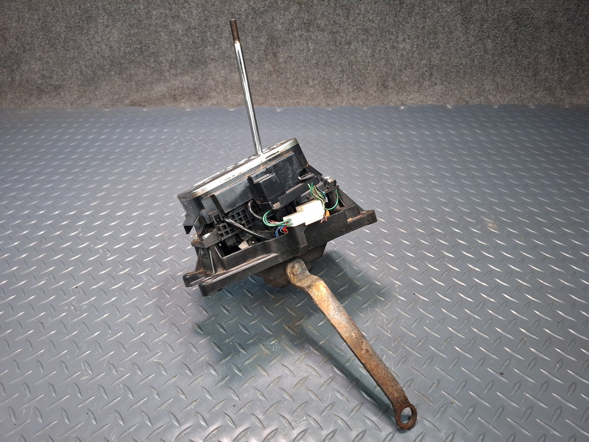 2003-2007 Lexus UZJ100L LX470 A/T Automatic Transmission Gear Shifter Selector
