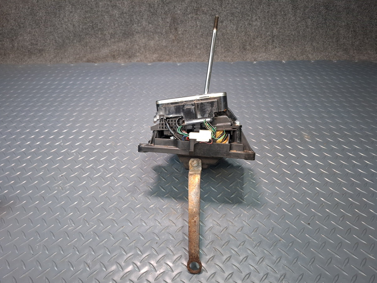 2003-2007 Lexus UZJ100L LX470 A/T Automatic Transmission Gear Shifter Selector