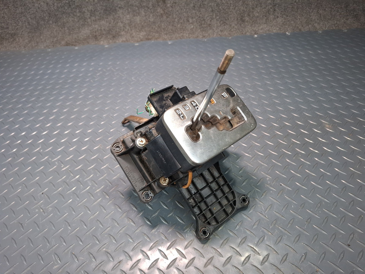 2003-2007 Lexus UZJ100L LX470 A/T Automatic Transmission Gear Shifter Selector