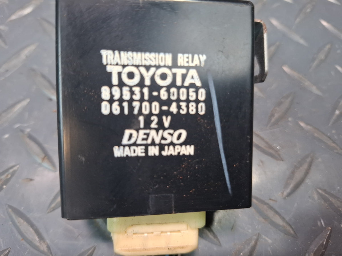 2003-2007 Lexus UZJ100L LX470 Transmission Relay Control Module 89531-60050