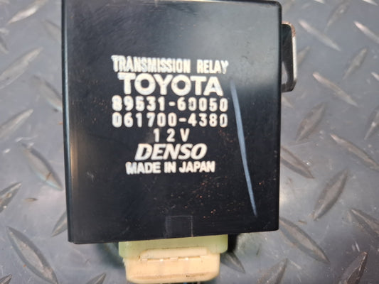 2003-2007 Lexus UZJ100L LX470 Transmission Relay Control Module 89531-60050