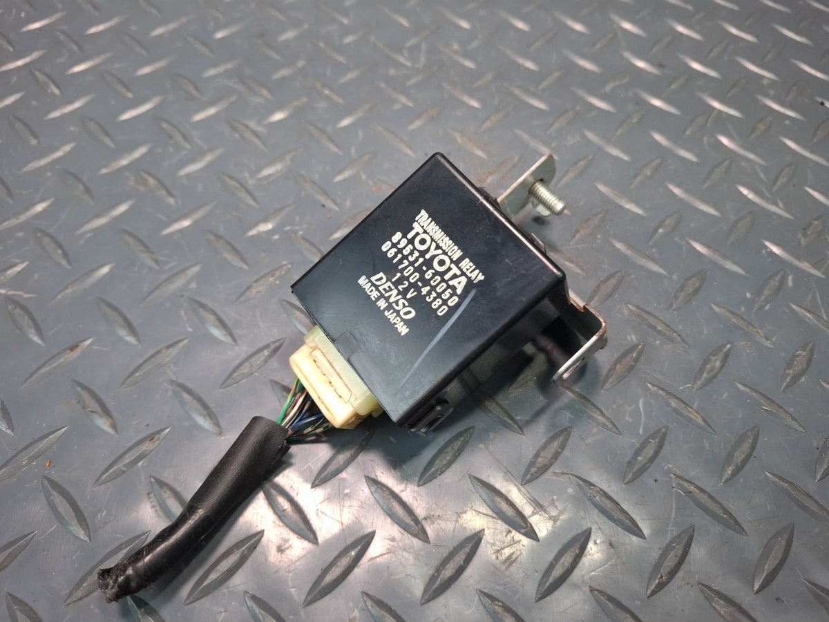 2003-2007 Lexus UZJ100L LX470 Transmission Relay Control Module 89531-60050