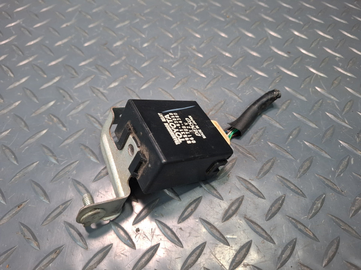 2003-2007 Lexus UZJ100L LX470 Transmission Relay Control Module 89531-60050