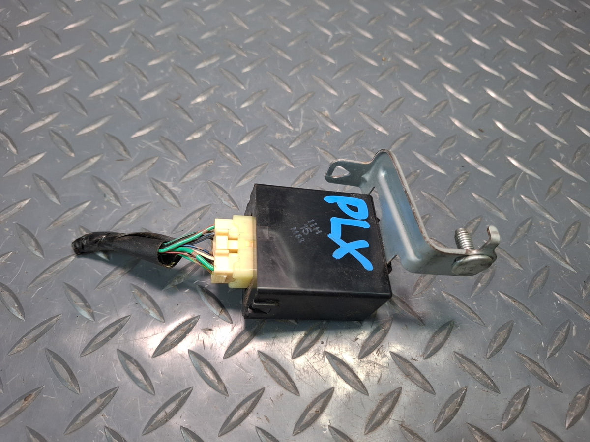 2003-2007 Lexus UZJ100L LX470 Transmission Relay Control Module 89531-60050