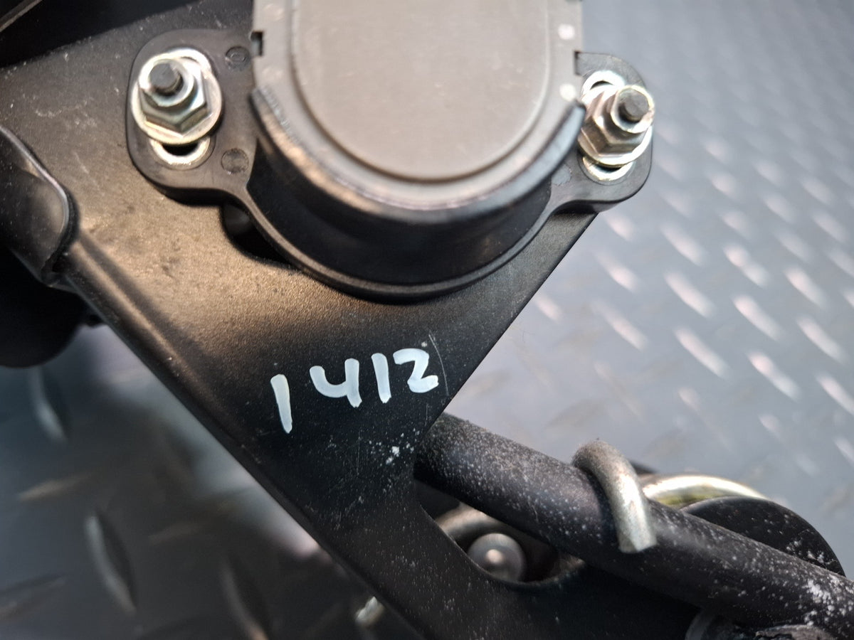 2003-2007 Lexus UZJ100L LX470 Accelerator Gas Pedal Assembly