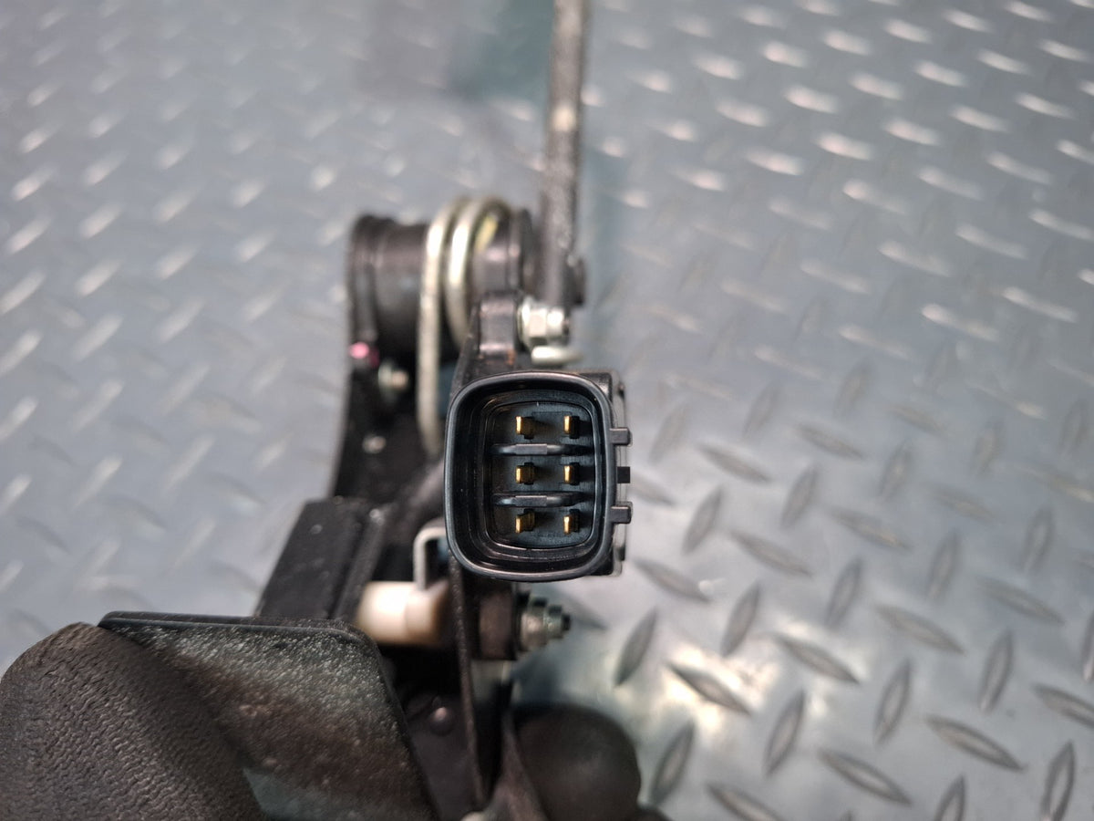 2003-2007 Lexus UZJ100L LX470 Accelerator Gas Pedal Assembly