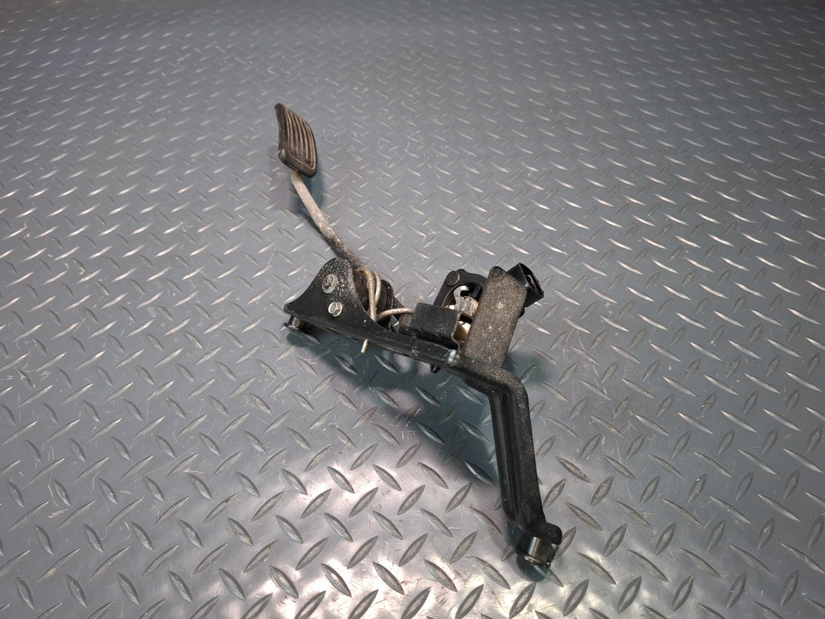 2003-2007 Lexus UZJ100L LX470 Accelerator Gas Pedal Assembly