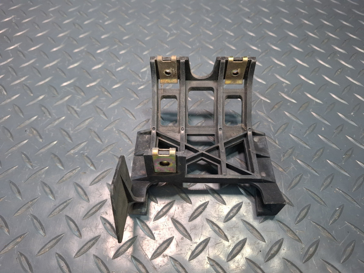 1994-1997 BMW E31 840Ci Rear Left & Right Side Bumper Bracket Set  of 2