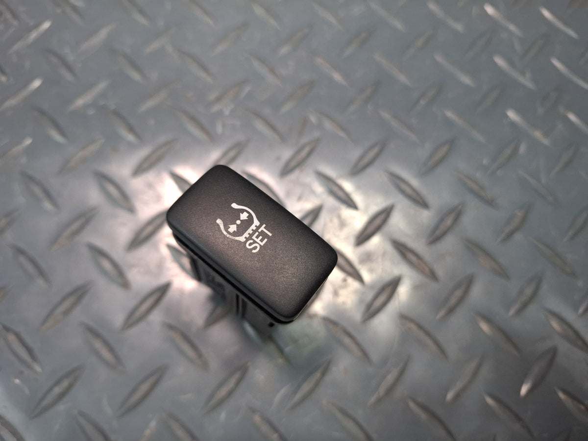 2003-2007 Lexus UZJ100L LX470 Tire Pressure Monitor Set Switch Control Button