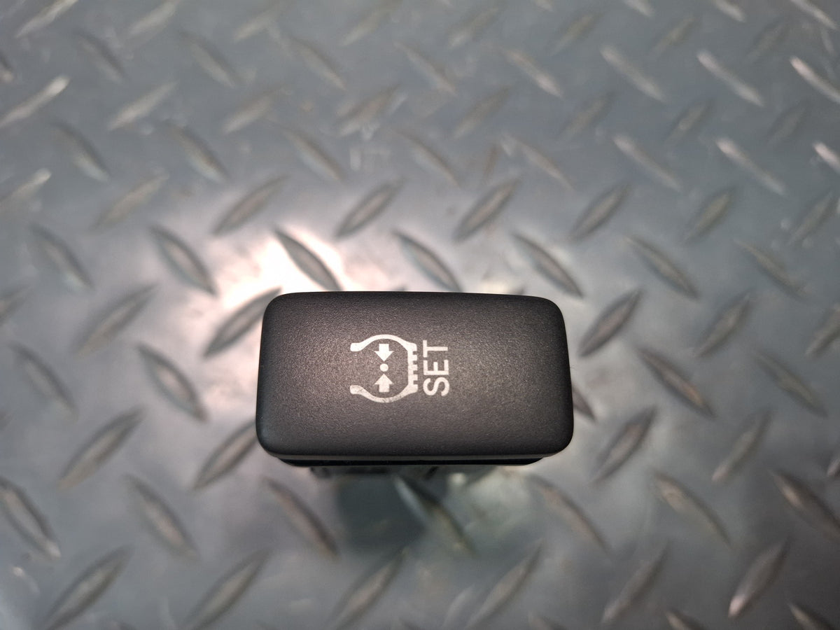 2003-2007 Lexus UZJ100L LX470 Tire Pressure Monitor Set Switch Control Button