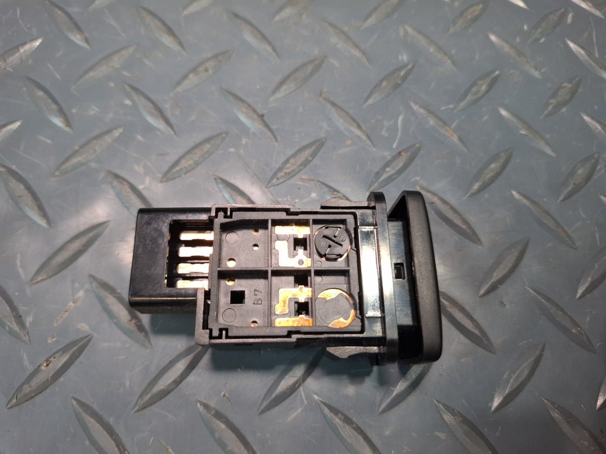 2003-2007 Lexus UZJ100L LX470 Tire Pressure Monitor Set Switch Control Button
