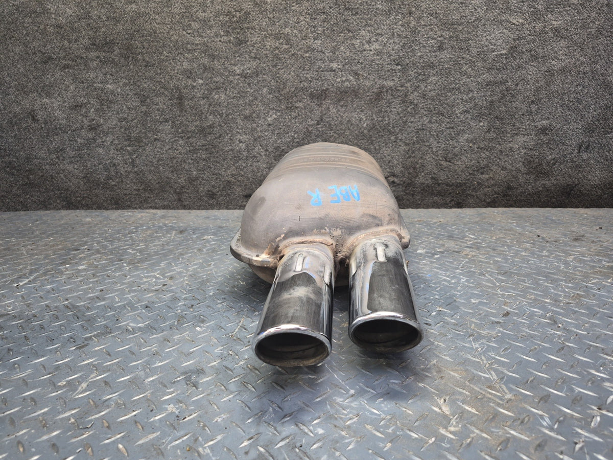 1994-1997 BMW E31 840Ci Rear Right Exhaust Muffler 1702500