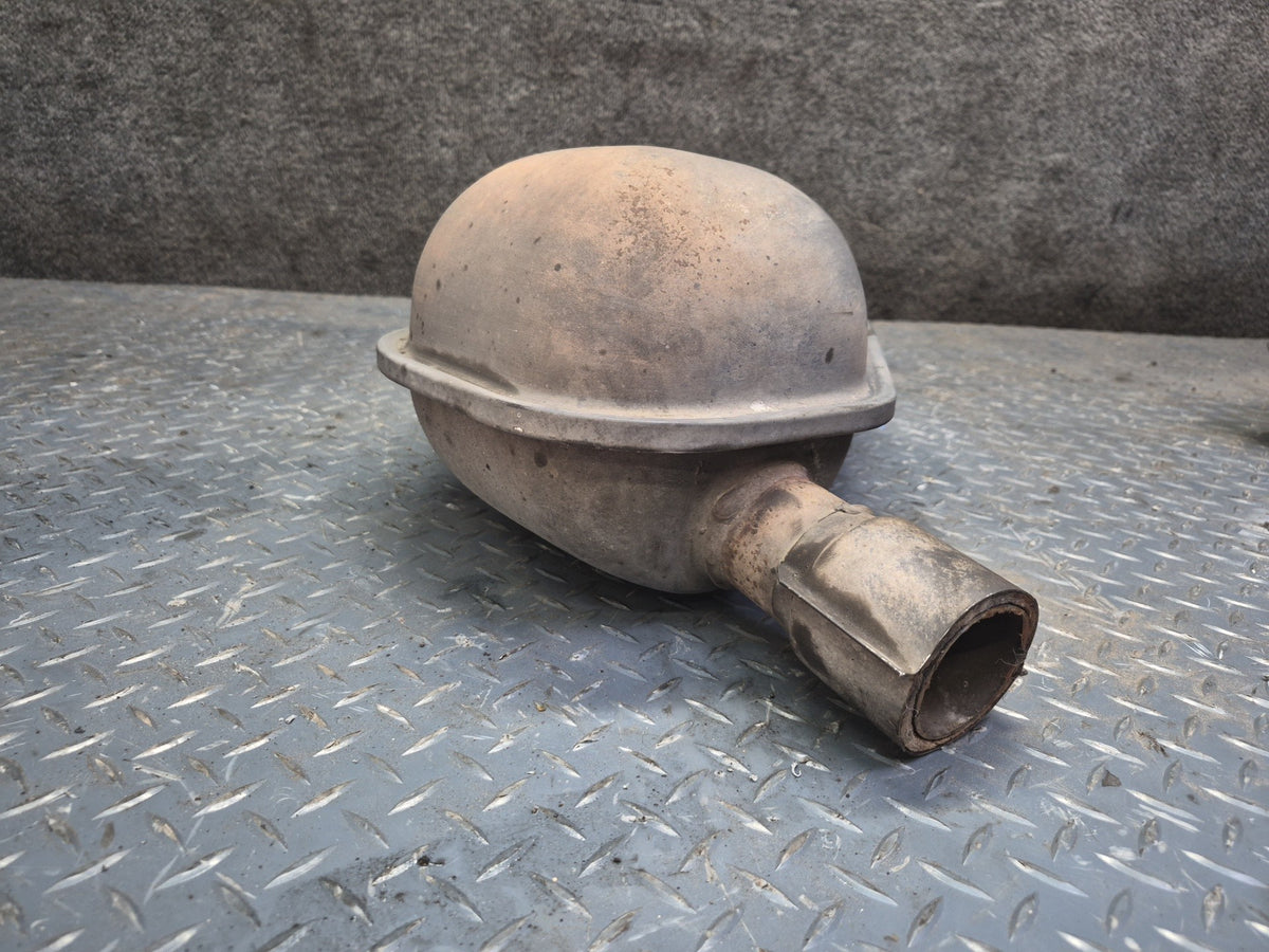 1994-1997 BMW E31 840Ci Rear Right Exhaust Muffler 1702500