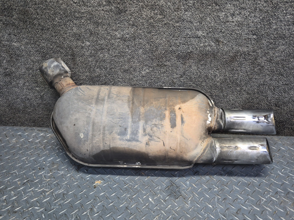 1994-1997 BMW E31 840Ci Rear Right Exhaust Muffler 1702500