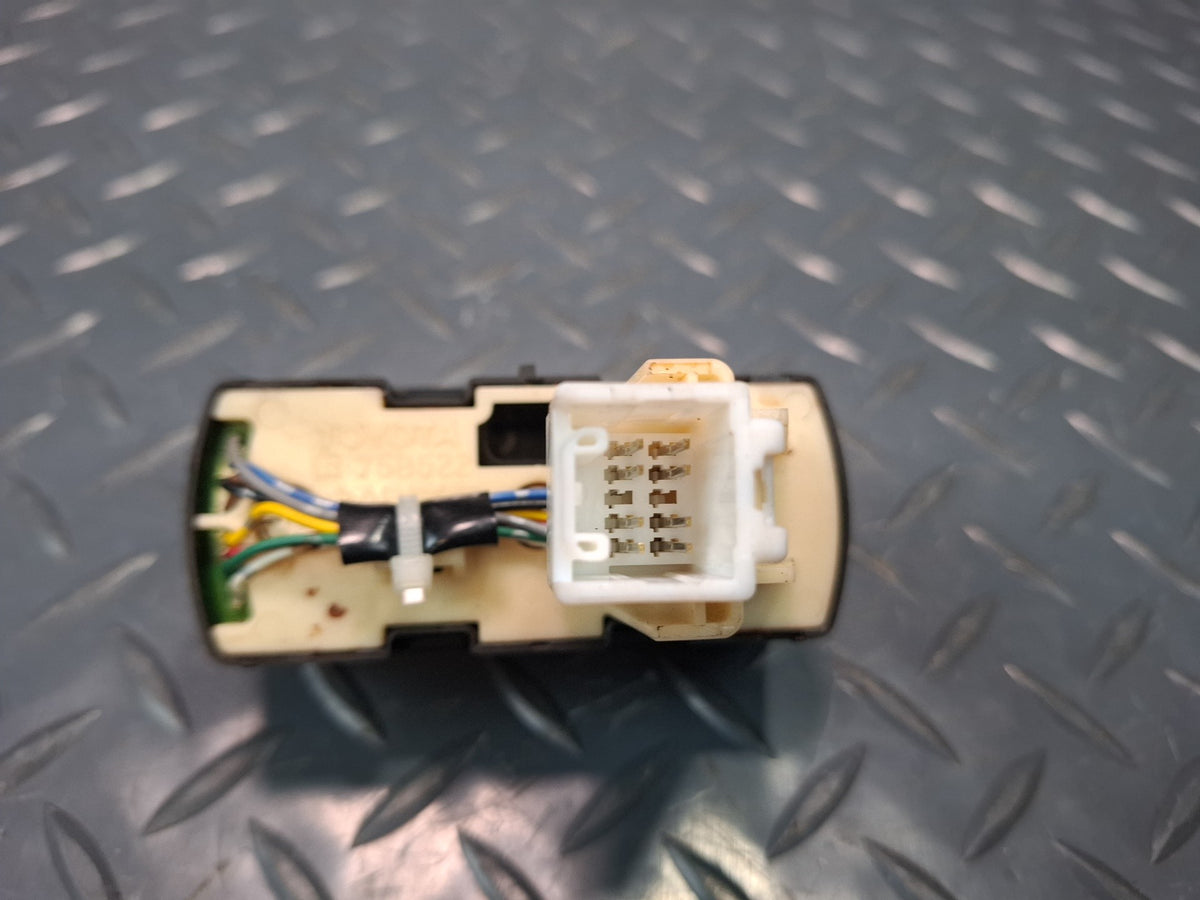 2003-2007 Lexus UZJ100L LX470  Ride Drive Suspension Control Shock Height Switch