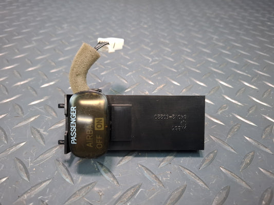 2003-2007 Lexus UZJ100L LX470 Right Passenger Seat Belt Warning Light Lamp