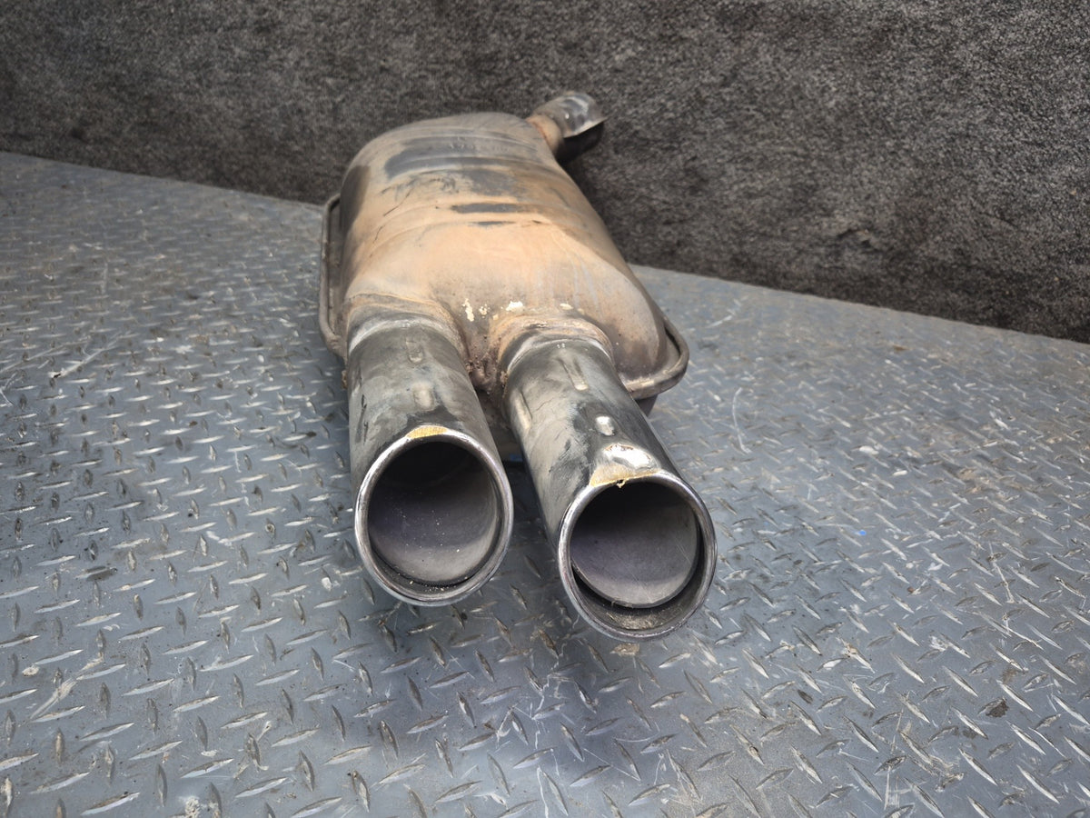 1994-1997 BMW E31 840Ci Rear Right Exhaust Muffler 1702500