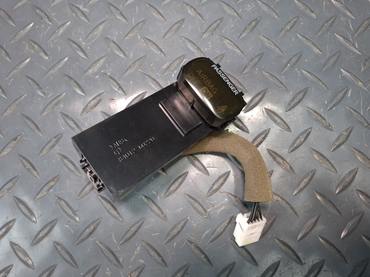 2003-2007 Lexus UZJ100L LX470 Right Passenger Seat Belt Warning Light Lamp