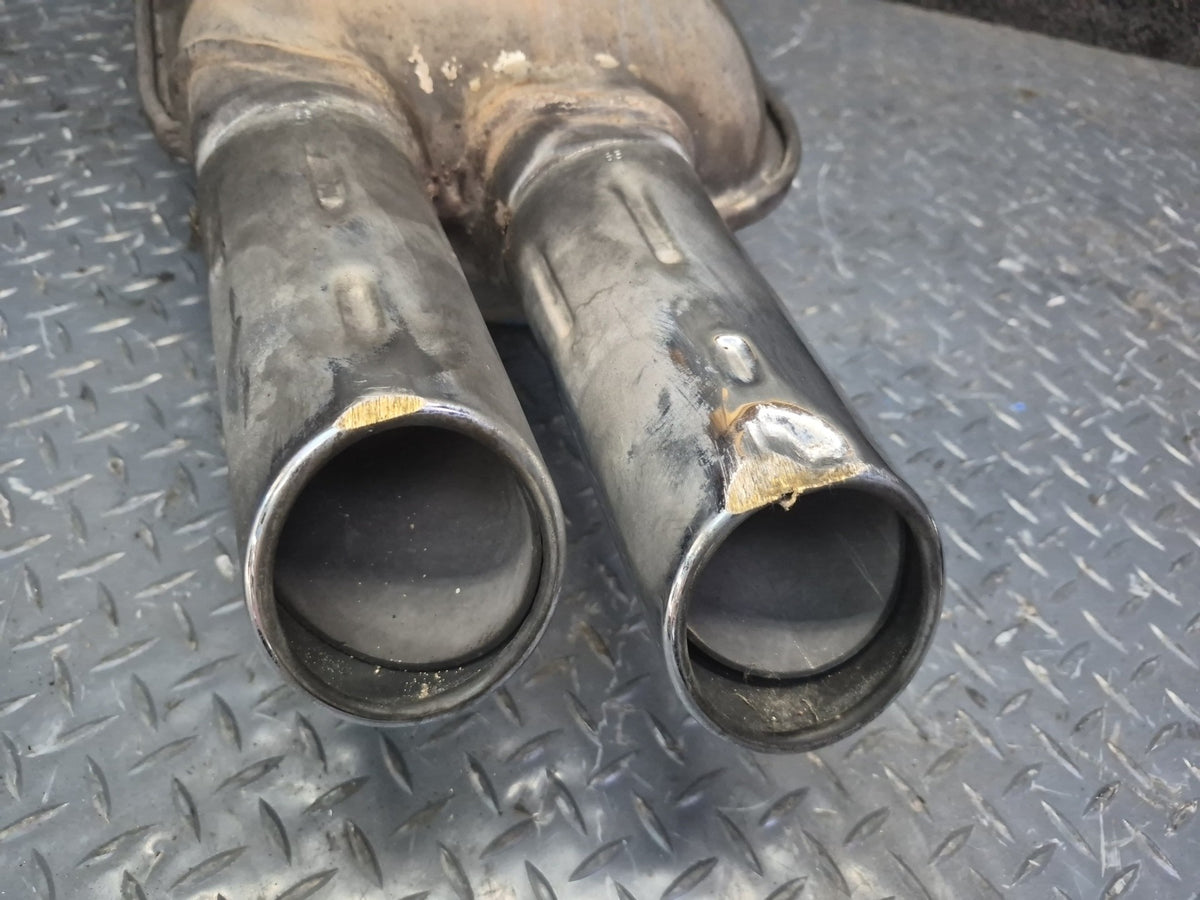 1994-1997 BMW E31 840Ci Rear Right Exhaust Muffler 1702500