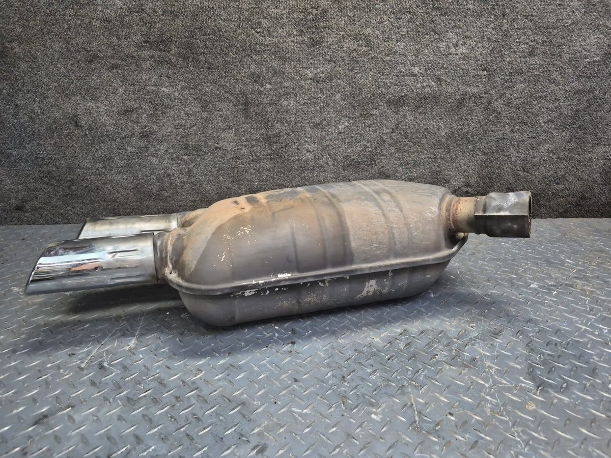 1994-1997 BMW E31 840Ci Rear Right Exhaust Muffler 1702500