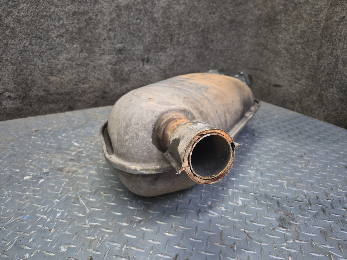 1994-1997 BMW E31 840Ci Rear Left Exhaust Muffler w Tips 1702501