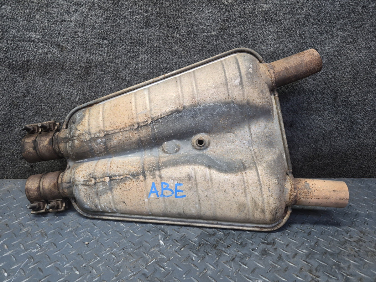 1994-1997 BMW E31 840Ci Center Exhaust Muffler 1723153