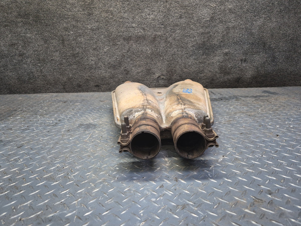1994-1997 BMW E31 840Ci Center Exhaust Muffler 1723153