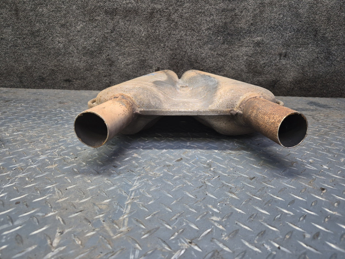 1994-1997 BMW E31 840Ci Center Exhaust Muffler 1723153
