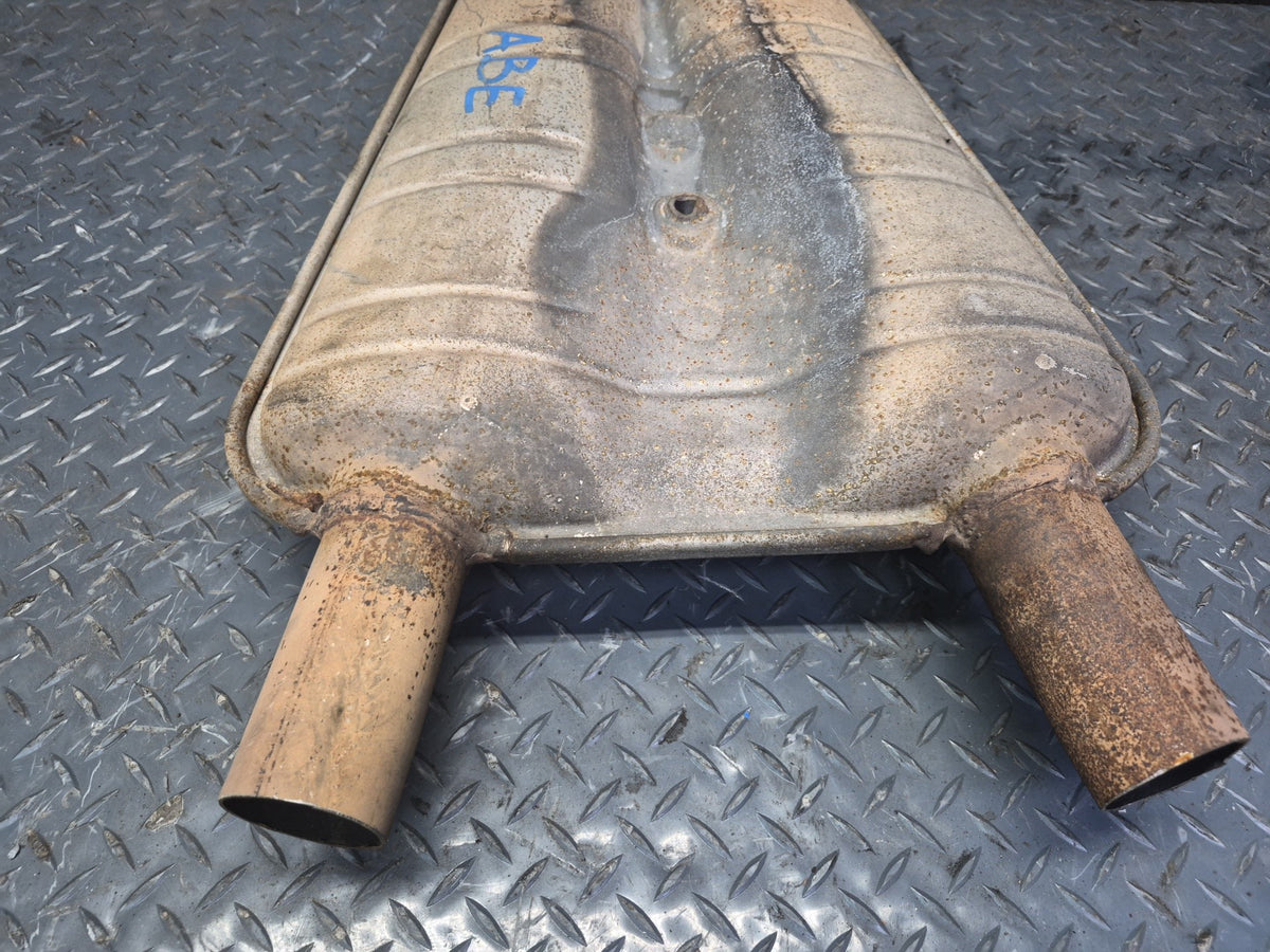 1994-1997 BMW E31 840Ci Center Exhaust Muffler 1723153