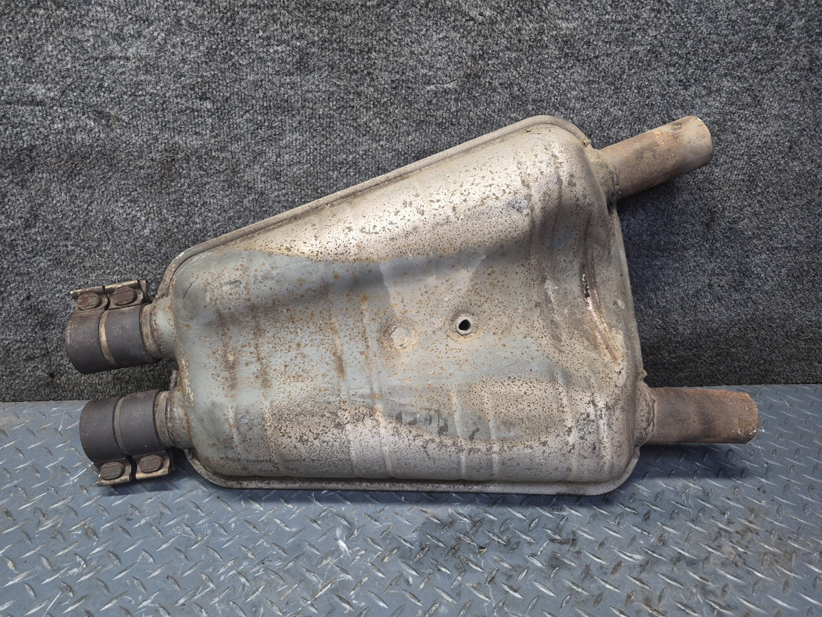 1994-1997 BMW E31 840Ci Center Exhaust Muffler 1723153