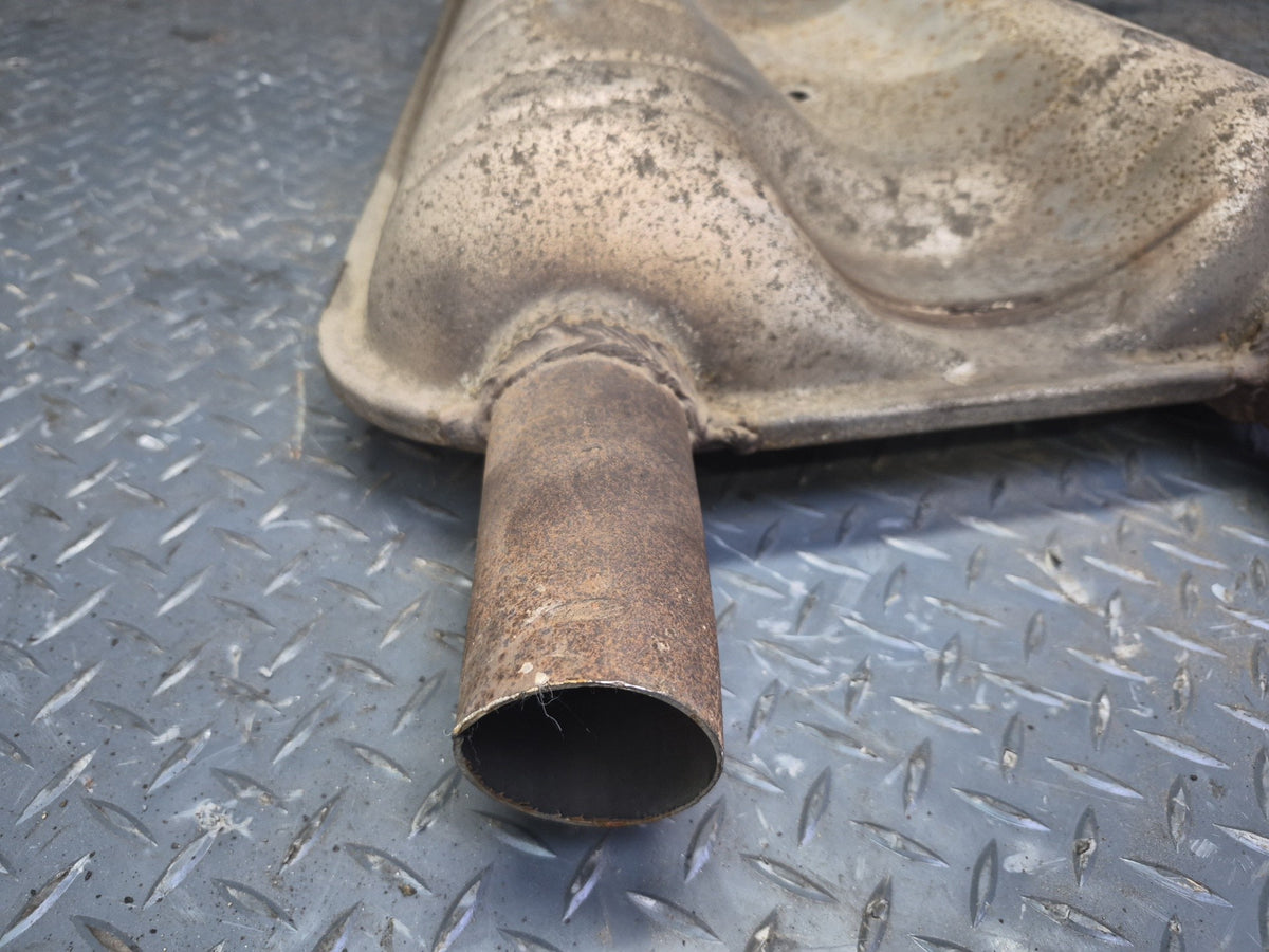 1994-1997 BMW E31 840Ci Center Exhaust Muffler 1723153
