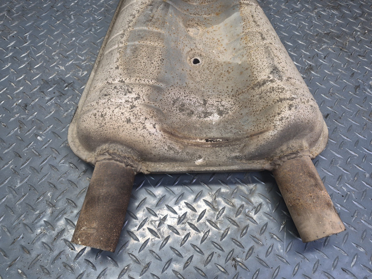 1994-1997 BMW E31 840Ci Center Exhaust Muffler 1723153