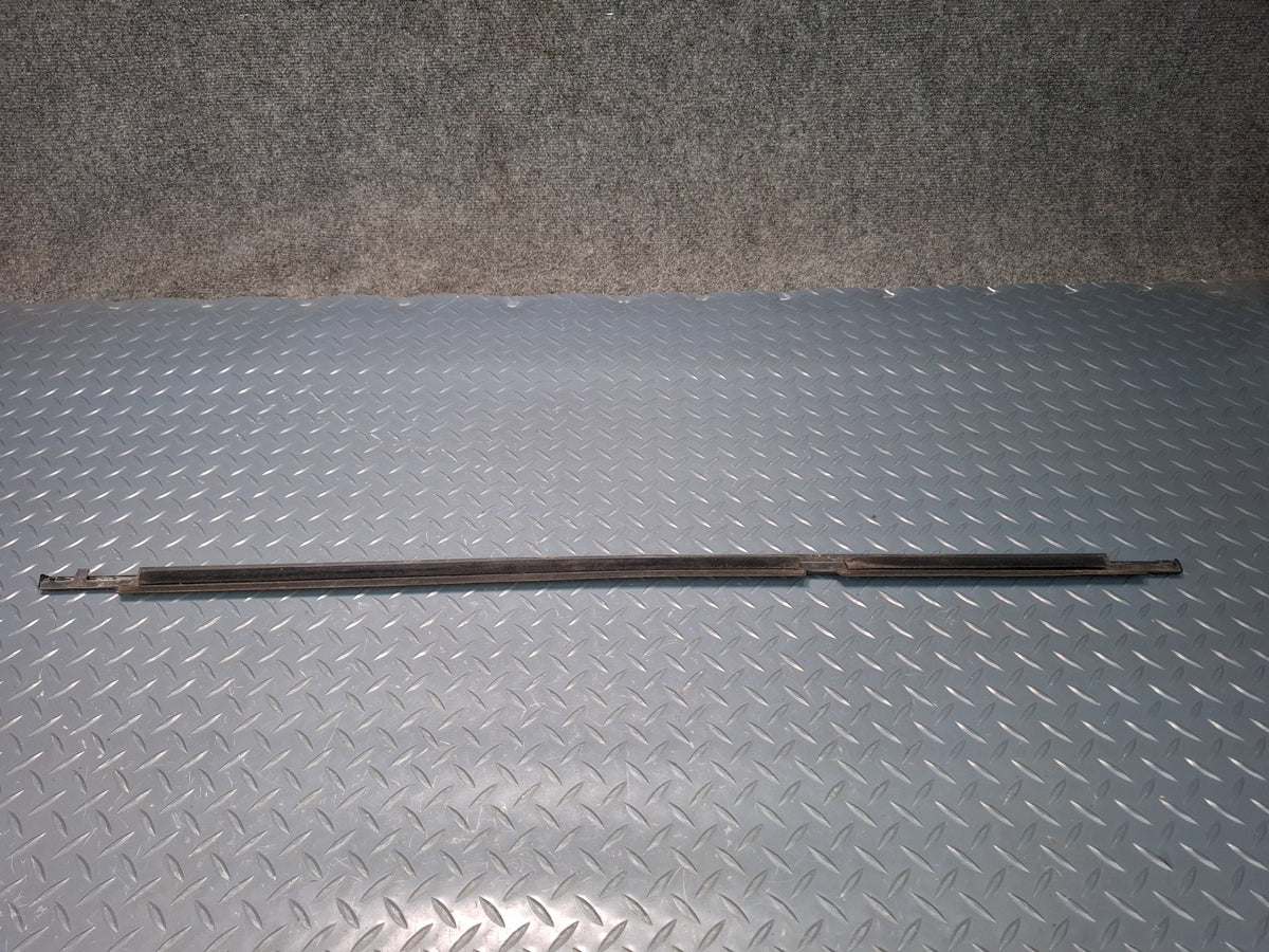 1998-2007 Lexus UZJ100L LX470 Door Window Weatherstrip Rubber Seal Molding Set