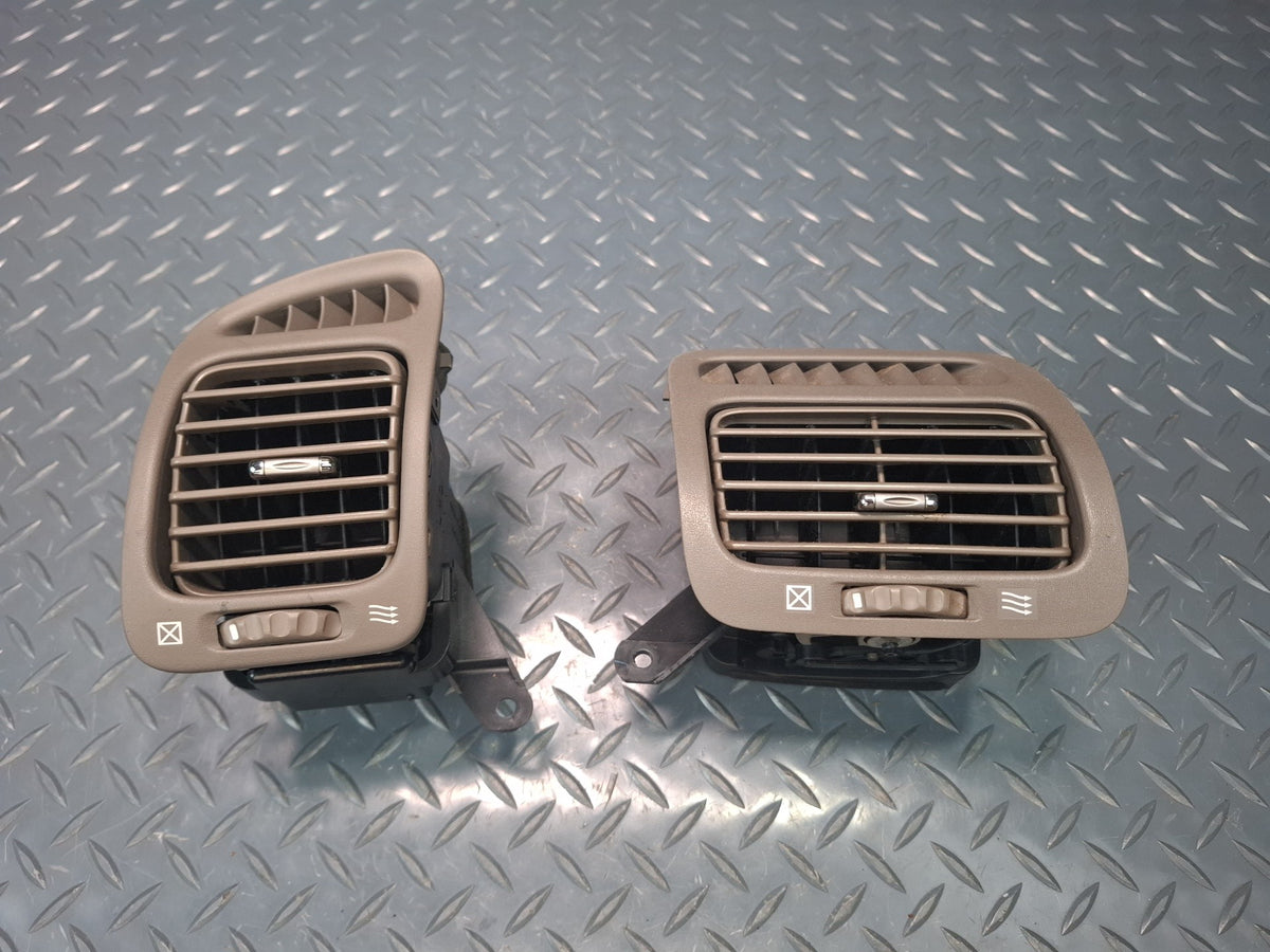 2003-2007 Lexus UZJ100L LX470 Front Dash Left & Right A/C Air Vent Grille Set