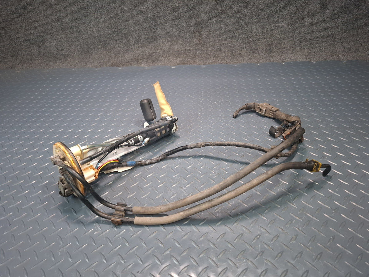 2006-2007 Lexus UZJ100L LX470 Fuel Pump Level Sensor Assembly 82413-60011
