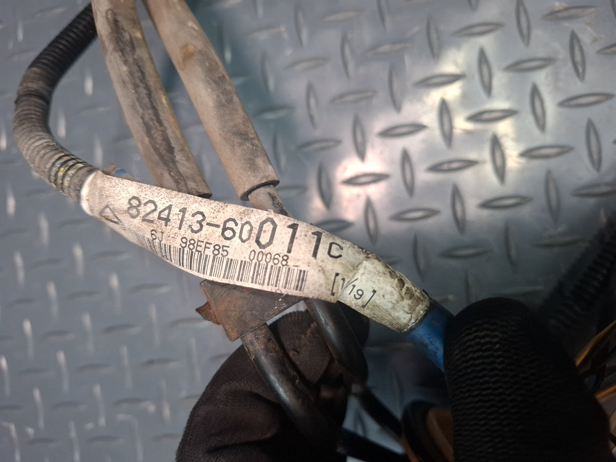 2006-2007 Lexus UZJ100L LX470 Fuel Pump Level Sensor Assembly 82413-60011