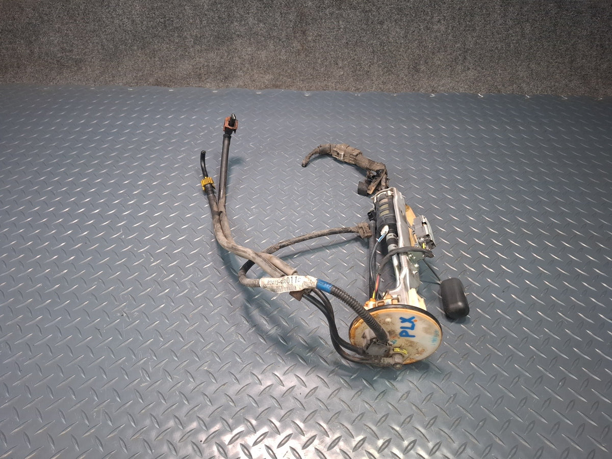 2006-2007 Lexus UZJ100L LX470 Fuel Pump Level Sensor Assembly 82413-60011