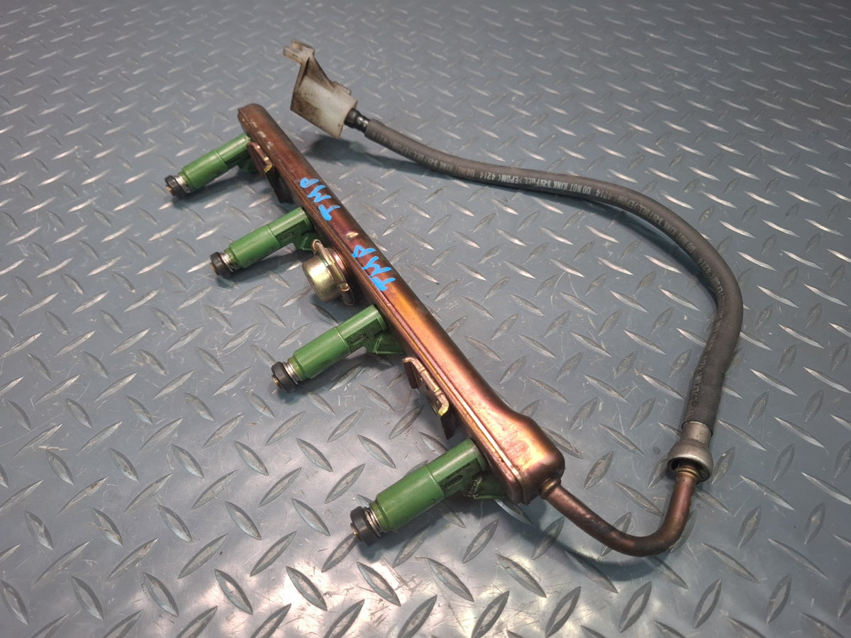 00-05 Toyota ZZW30L MR2 Spyder 1.8L 1ZZFE Engine Fuel Rail w Injectors Assy OEM