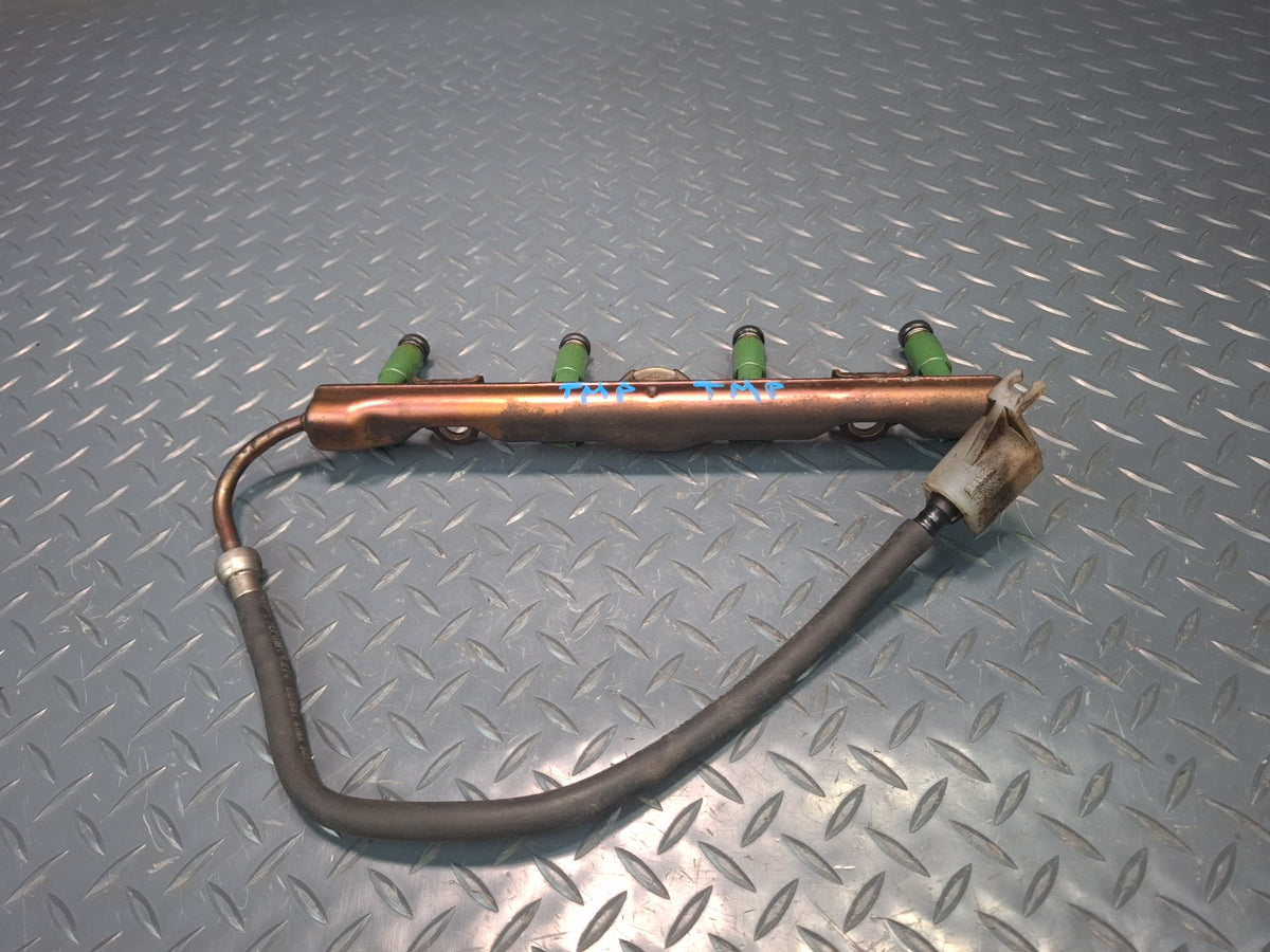 00-05 Toyota ZZW30L MR2 Spyder 1.8L 1ZZFE Engine Fuel Rail w Injectors Assy OEM
